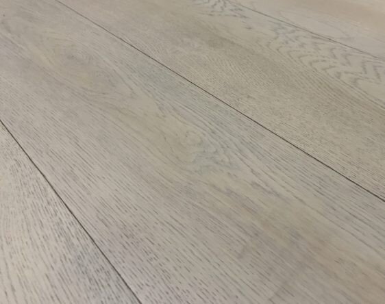 Jingle Bell Oak SS13